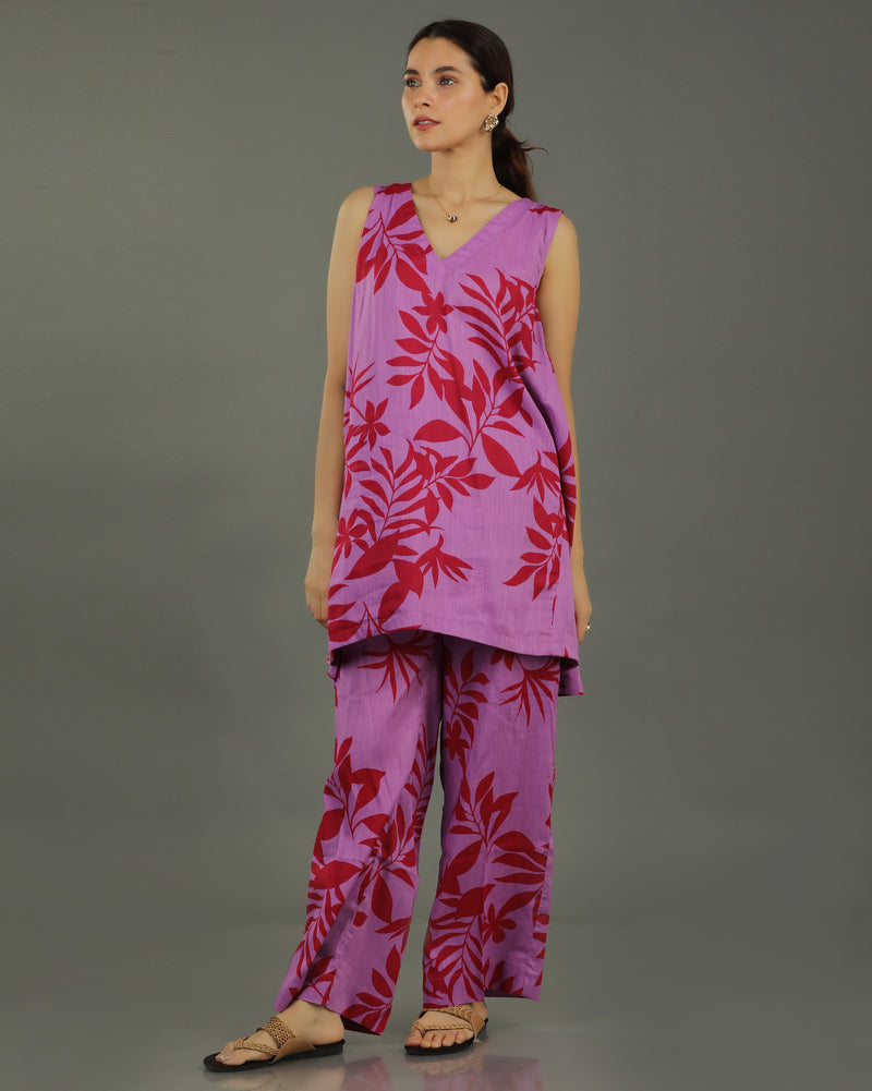 Redscape Short Sleeveless Cotton Kurta – Lavender & Red Print