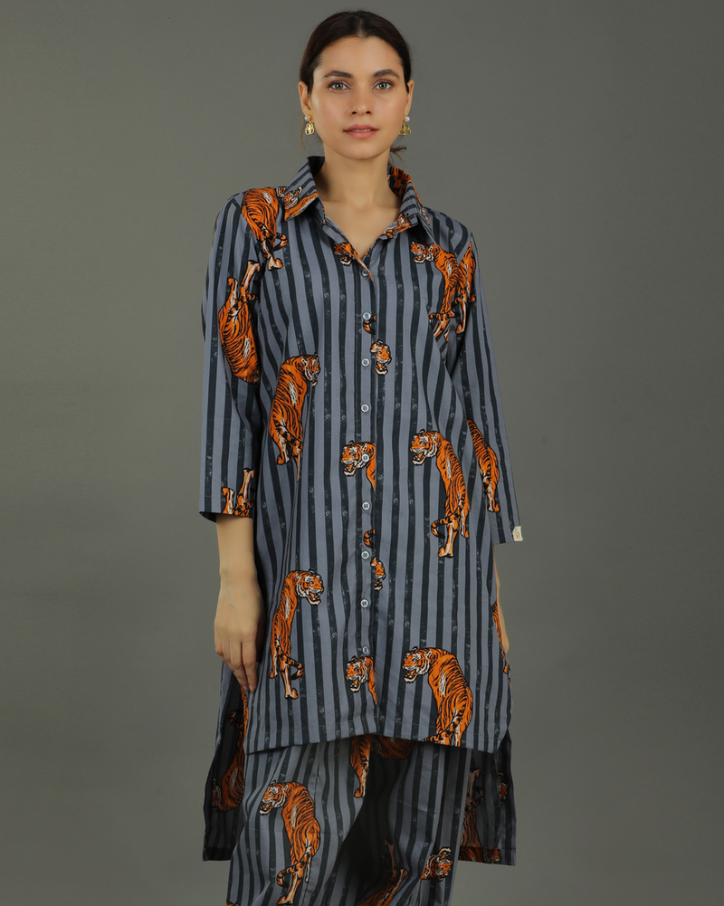 Wildrade High Low Cotton Shirt – Charcoal Tiger Print