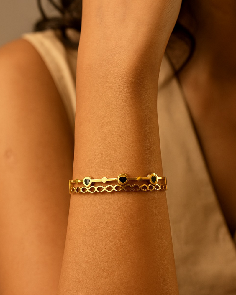 Dilara Heartline Cuff