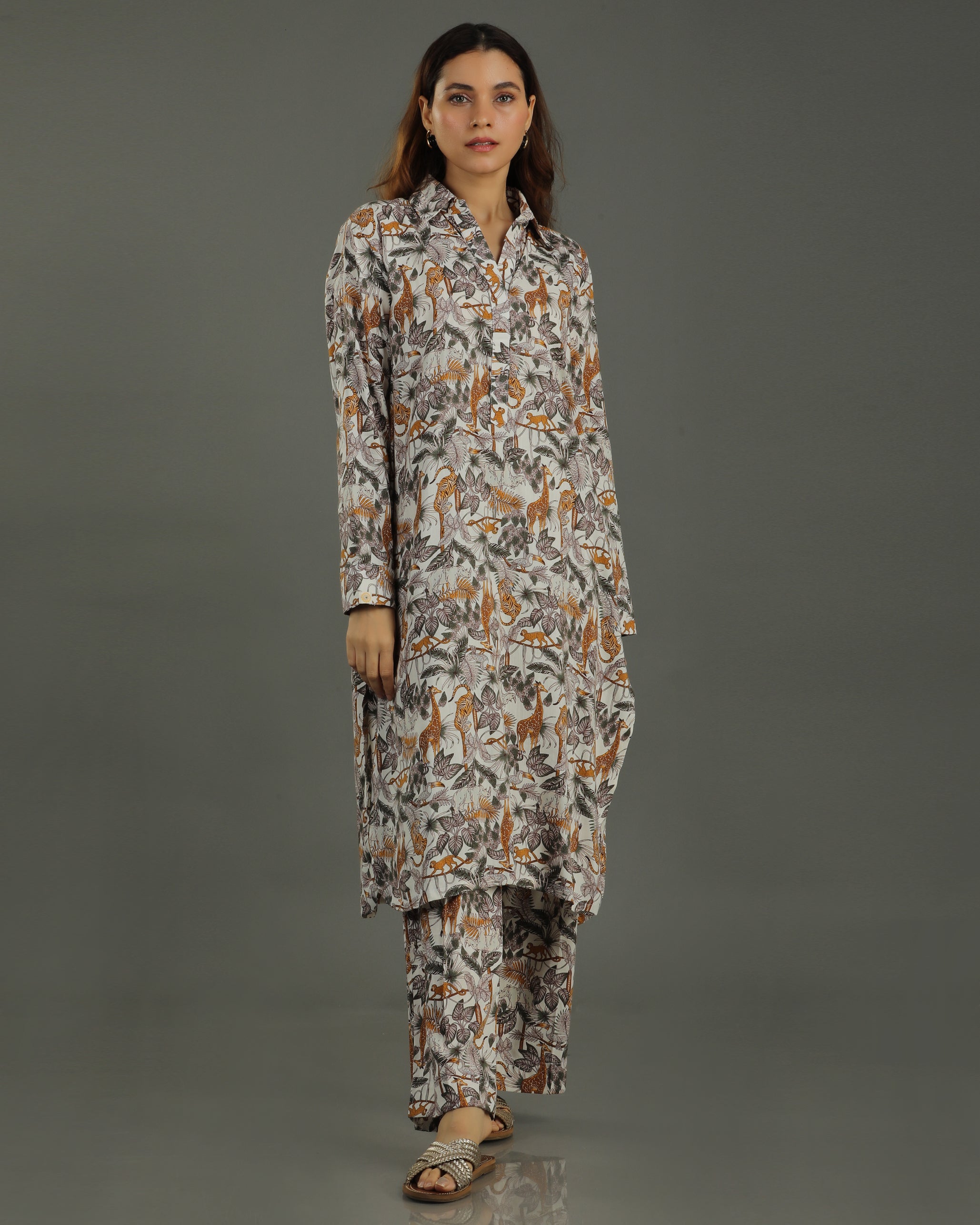 Safari Mid-Length Cotton Kurta Set – Off-White Print