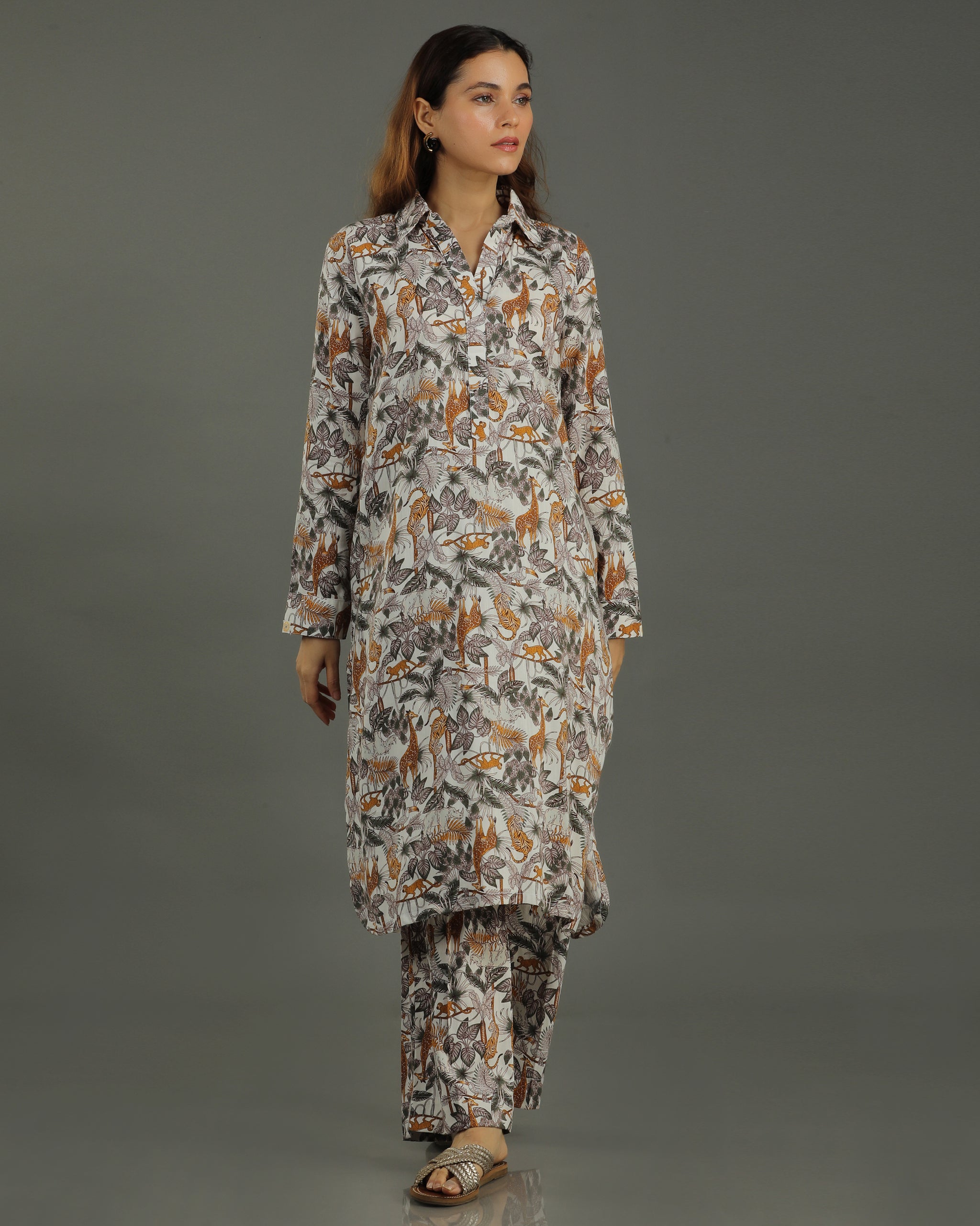 Safari Mid-Length Cotton Kurta Set – Off-White Print