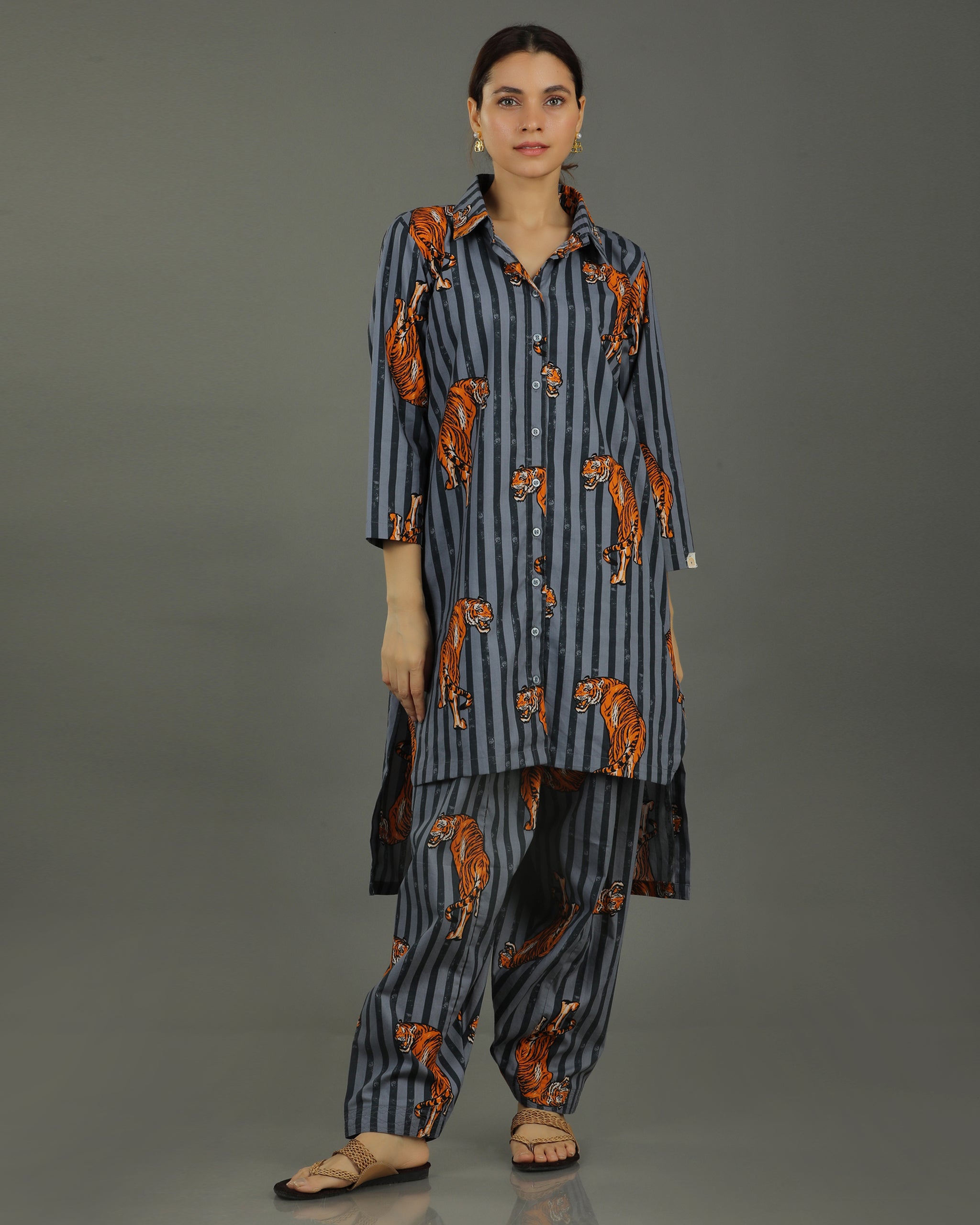 Wildrade High Low Cotton Shirt – Charcoal Tiger Print