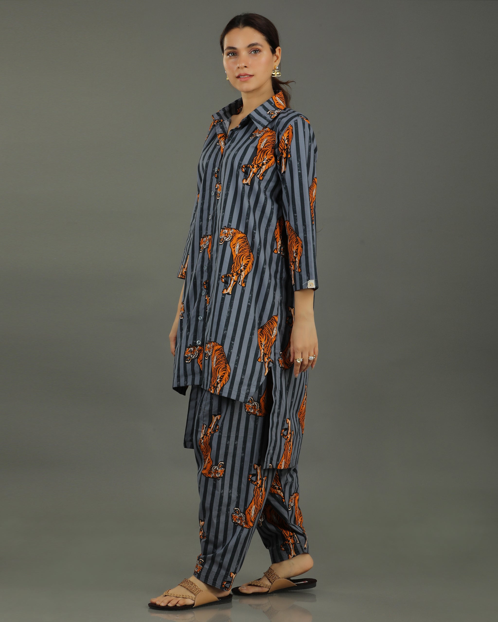 Wildrade High Low Cotton Shirt – Charcoal Tiger Print