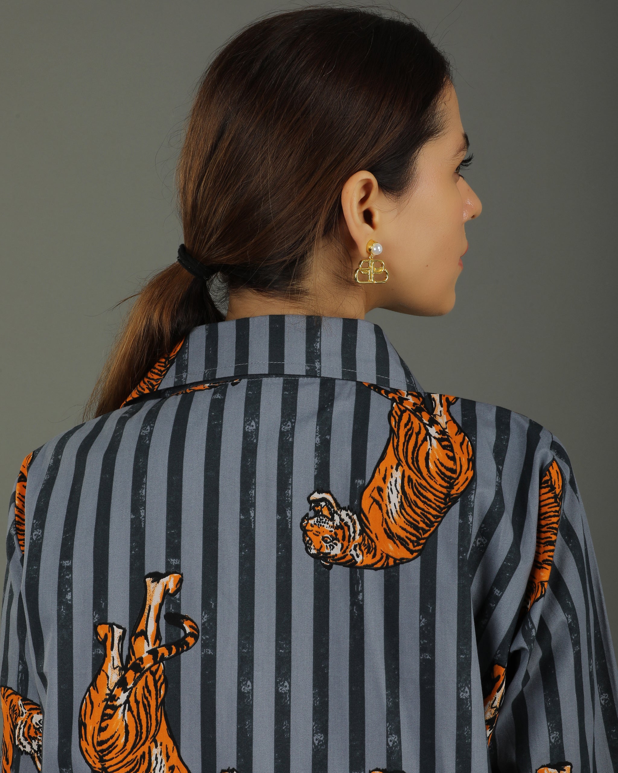 Wildrade High Low Cotton Shirt – Charcoal Tiger Print