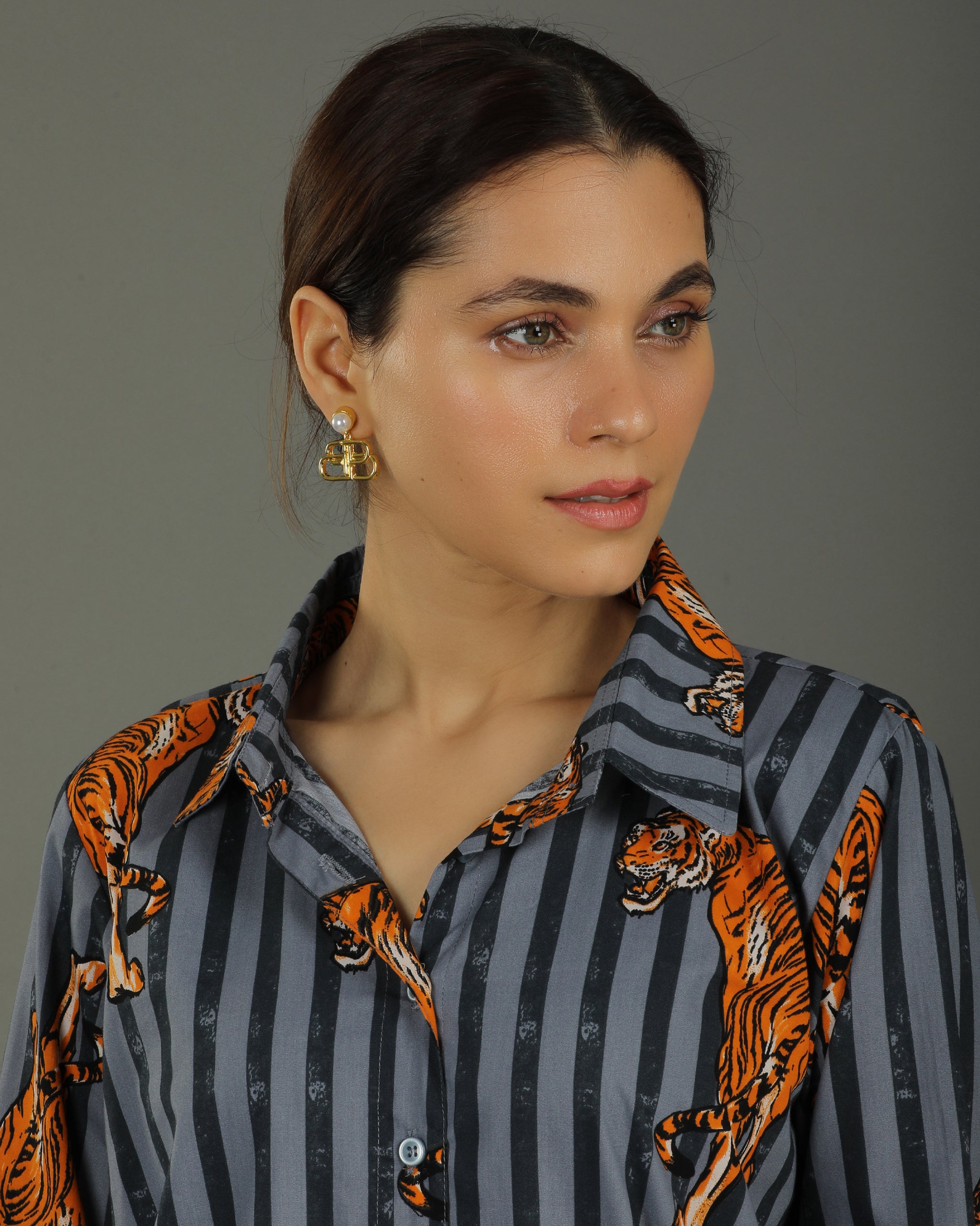 Wildrade High Low Cotton Shirt – Charcoal Tiger Print