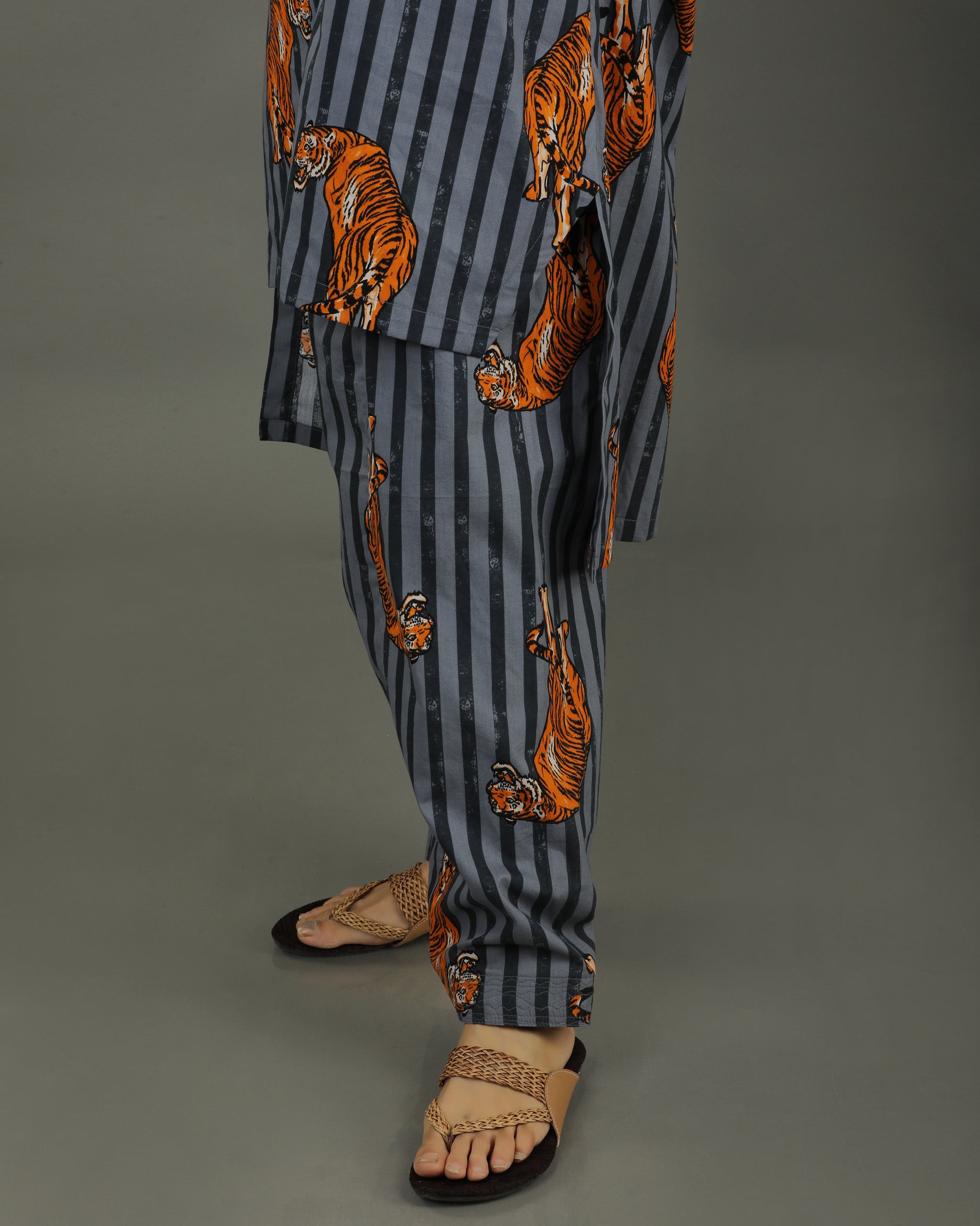 Wildrade High Low Cotton Shirt – Charcoal Tiger Print