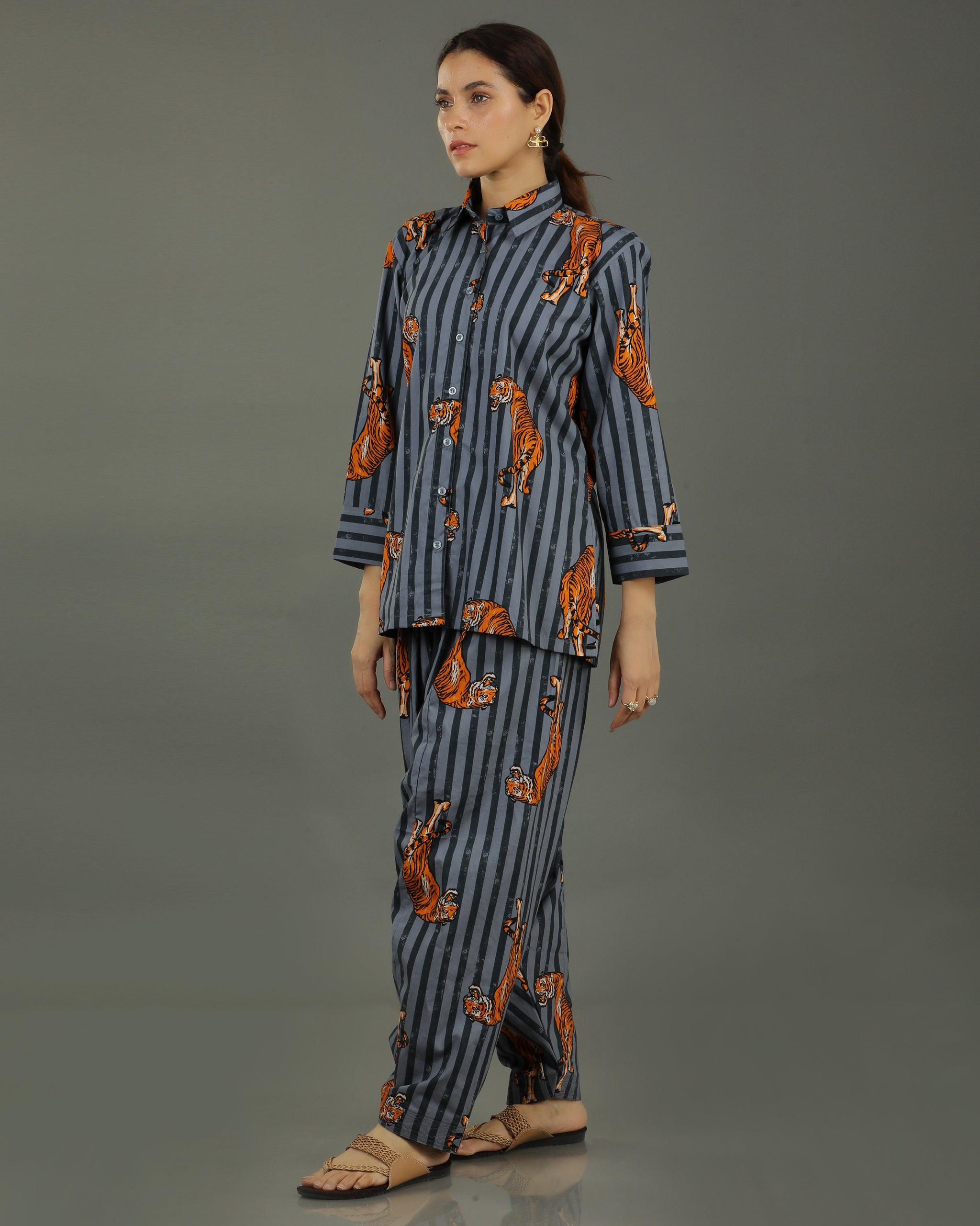 Wildrade Short Cotton Shirt – Charcoal Tiger Print