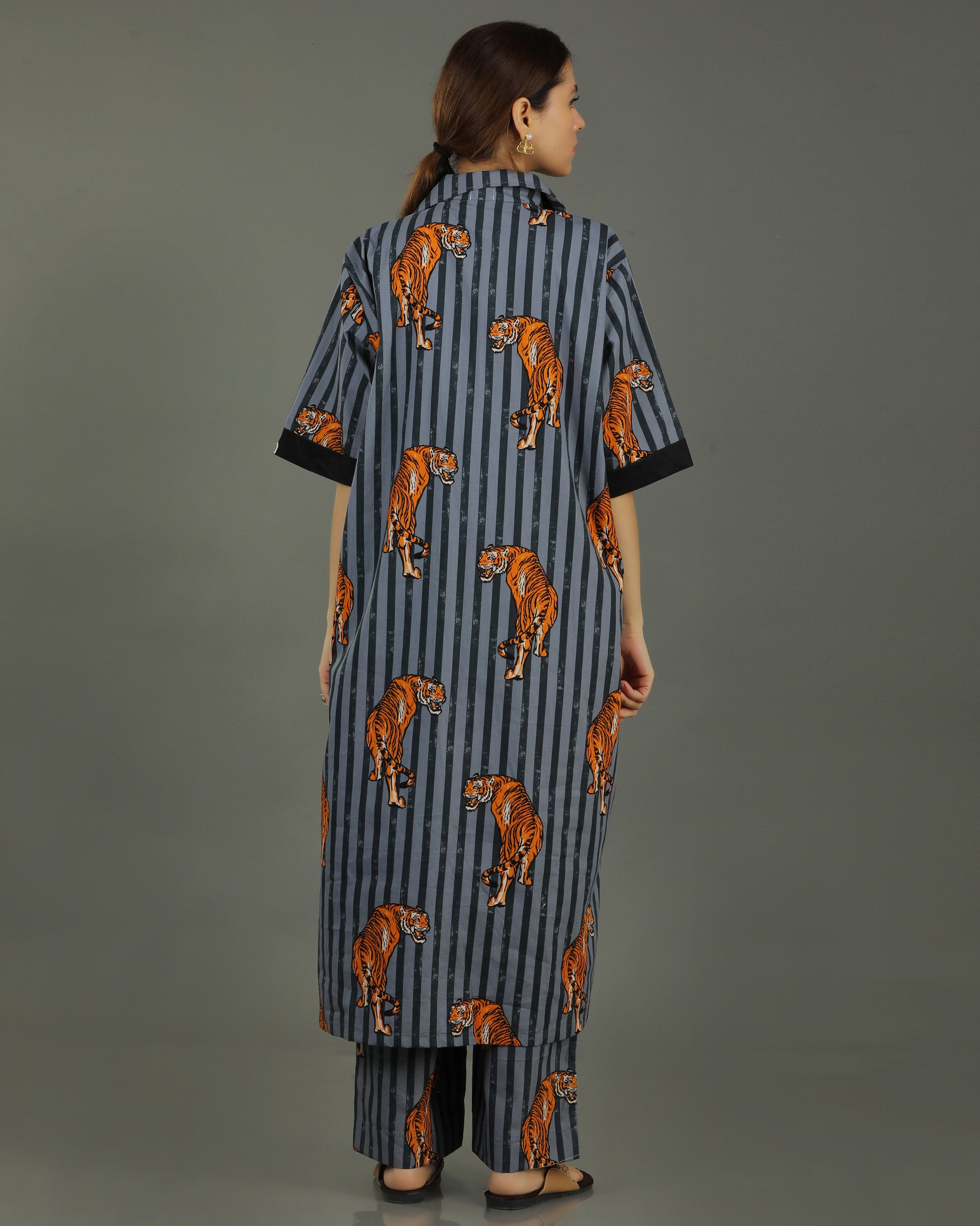 Wildrade Long Cotton Shirt – Charcoal Tiger Print