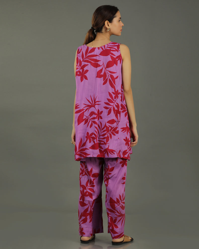 Redscape Short Sleeveless Cotton Kurta Set – Lavender & Red Print