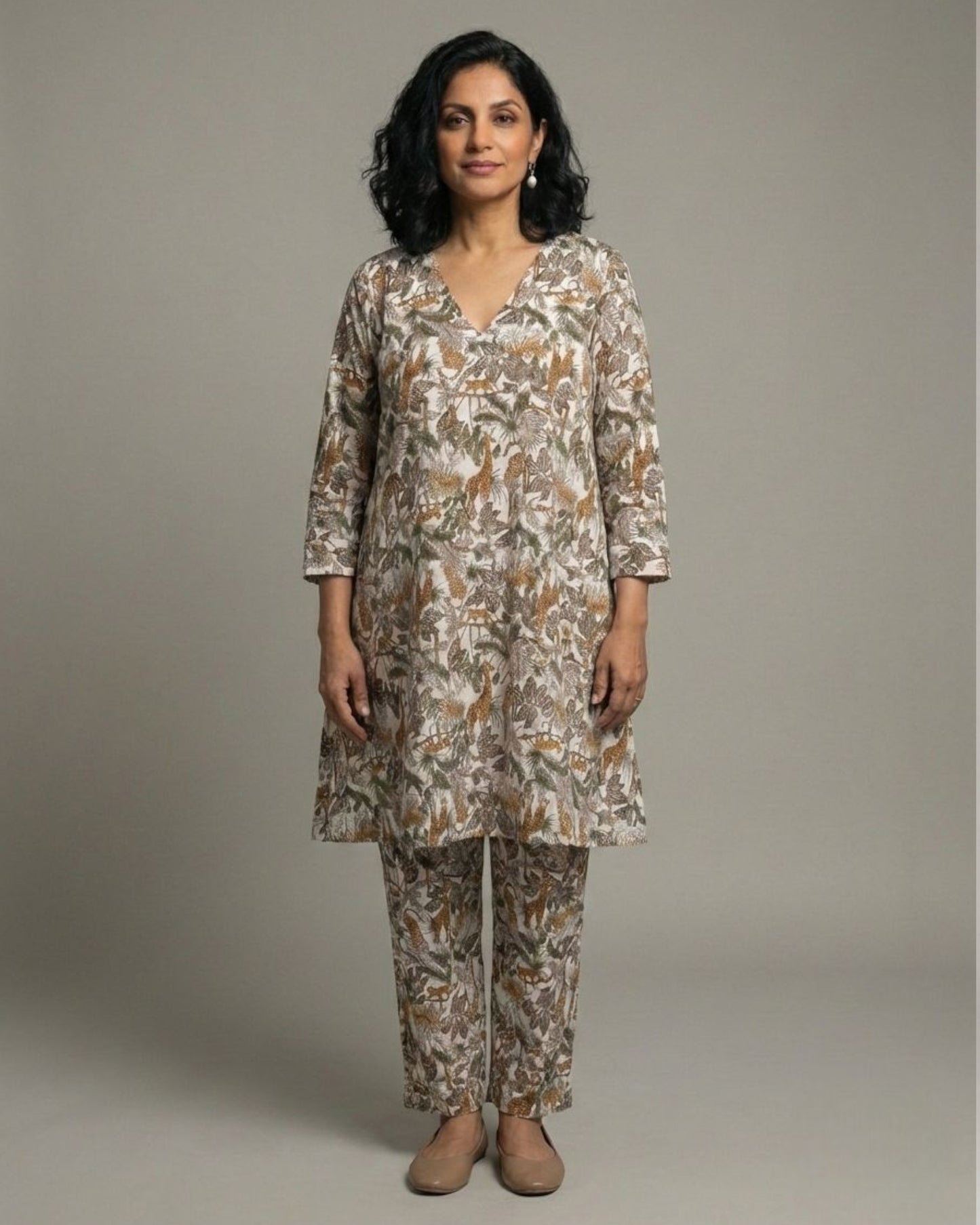 Safari Mid-Length V-Neck Cotton Kurta Set – Off-White Print