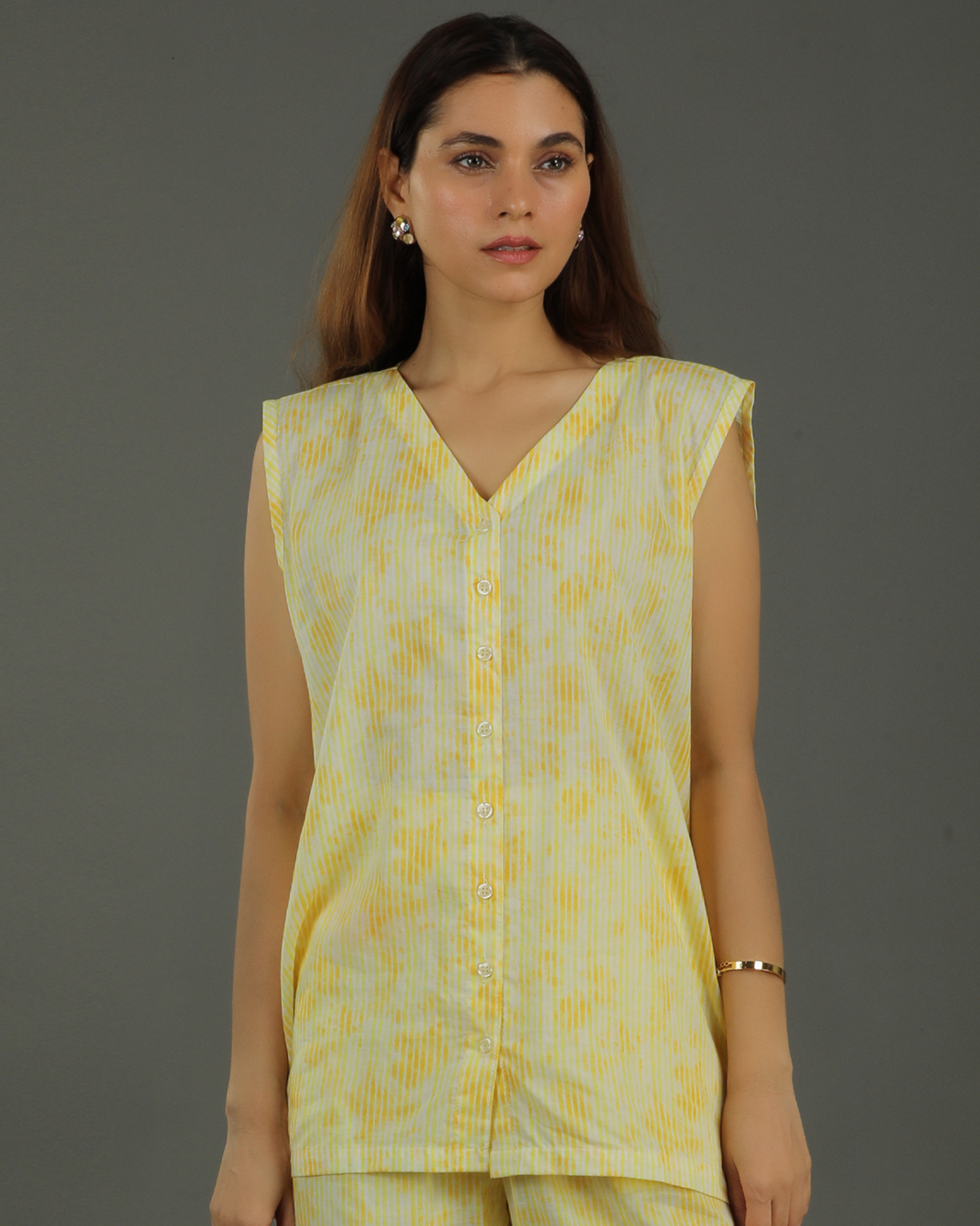 Ray Buttoned Sleeveless Cotton Shirt – Yellow Print