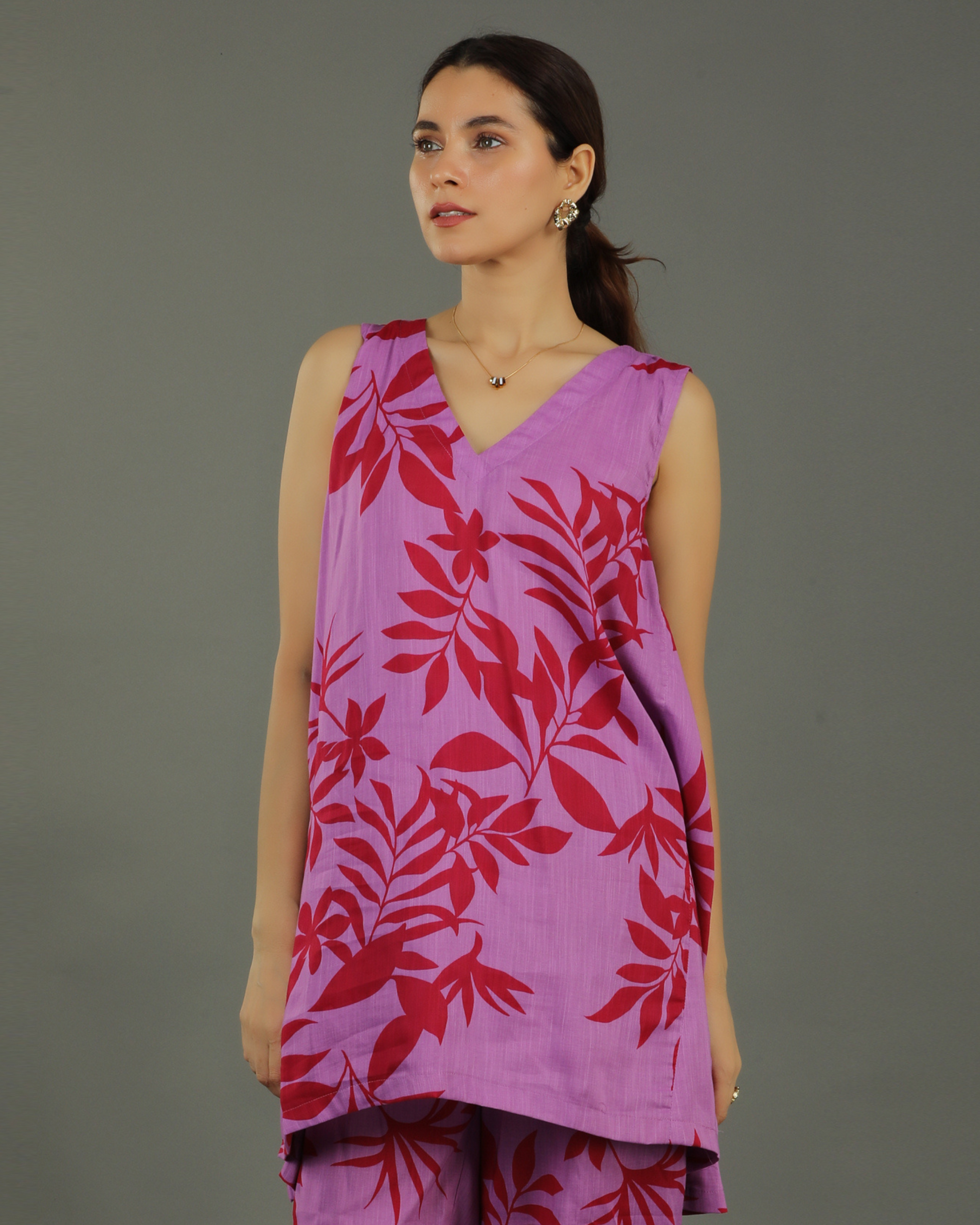 Redscape Short Sleeveless Cotton Kurta – Lavender & Red Print