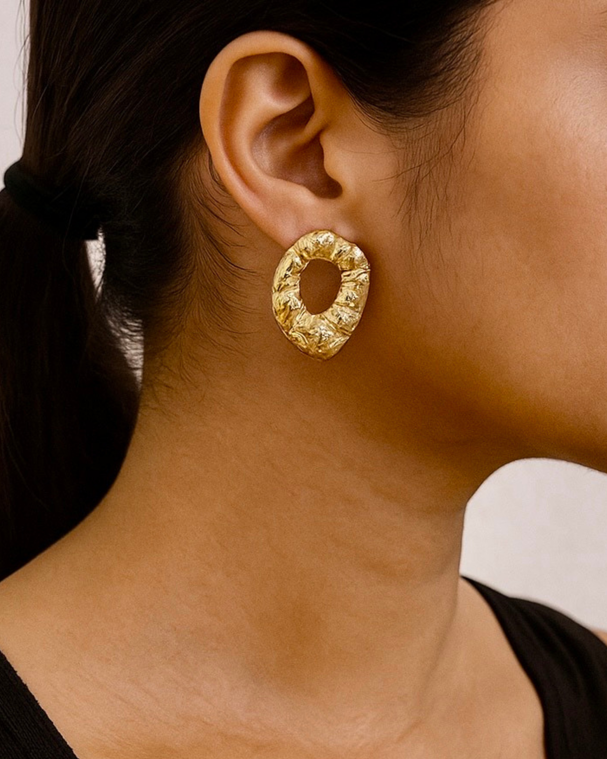 Eira Hammered Hollow Studs