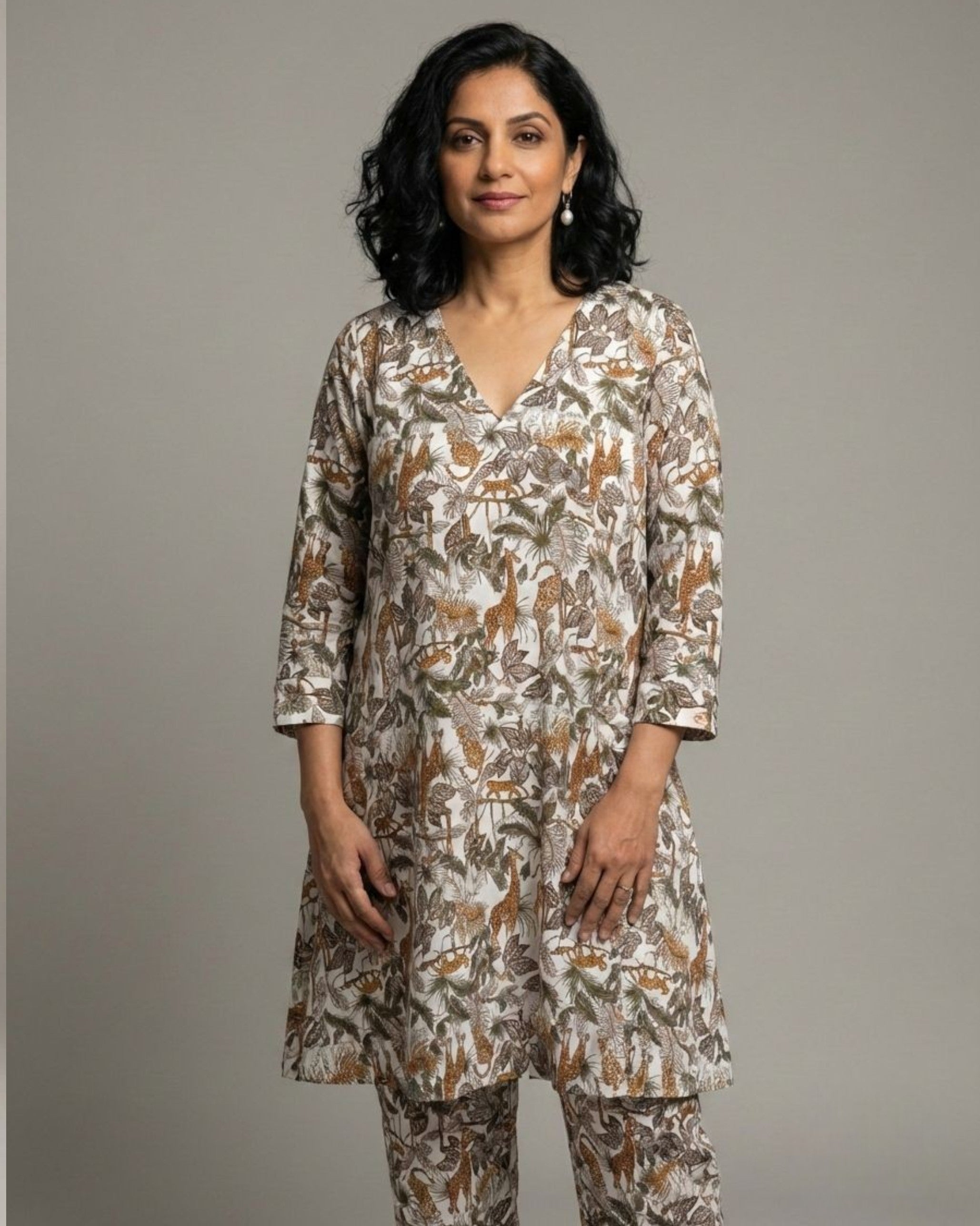 Safari Mid-Length V-Neck Cotton Kurta Set – Off-White Print